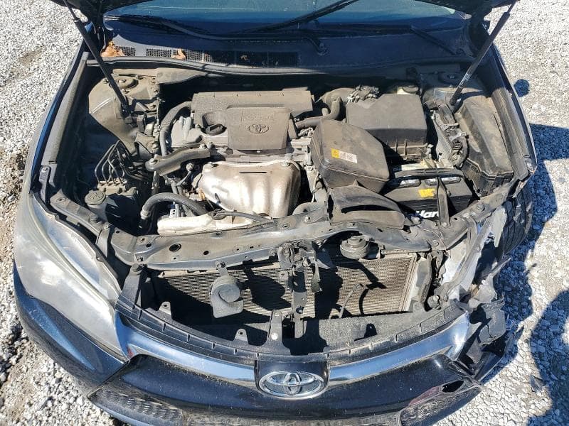 2017 TOYOTA CAMRY SE 11