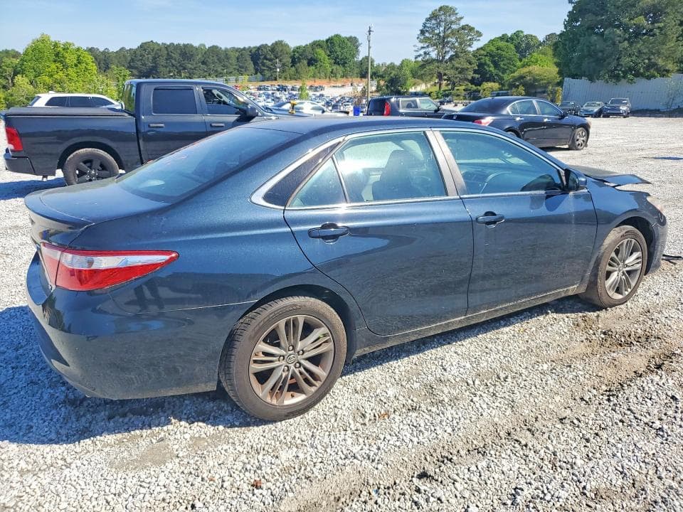 2017 TOYOTA CAMRY SE 3