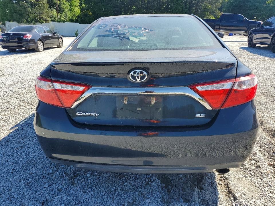 2017 TOYOTA CAMRY SE 6