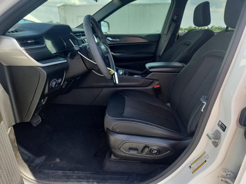 2025 JEEP GRAND CHEROKEE LAREDO 7