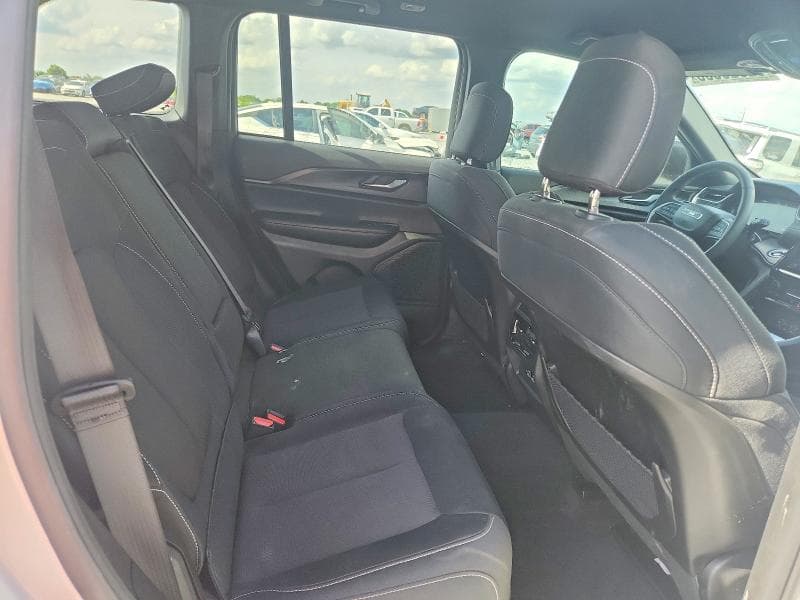 2025 JEEP GRAND CHEROKEE LAREDO 10