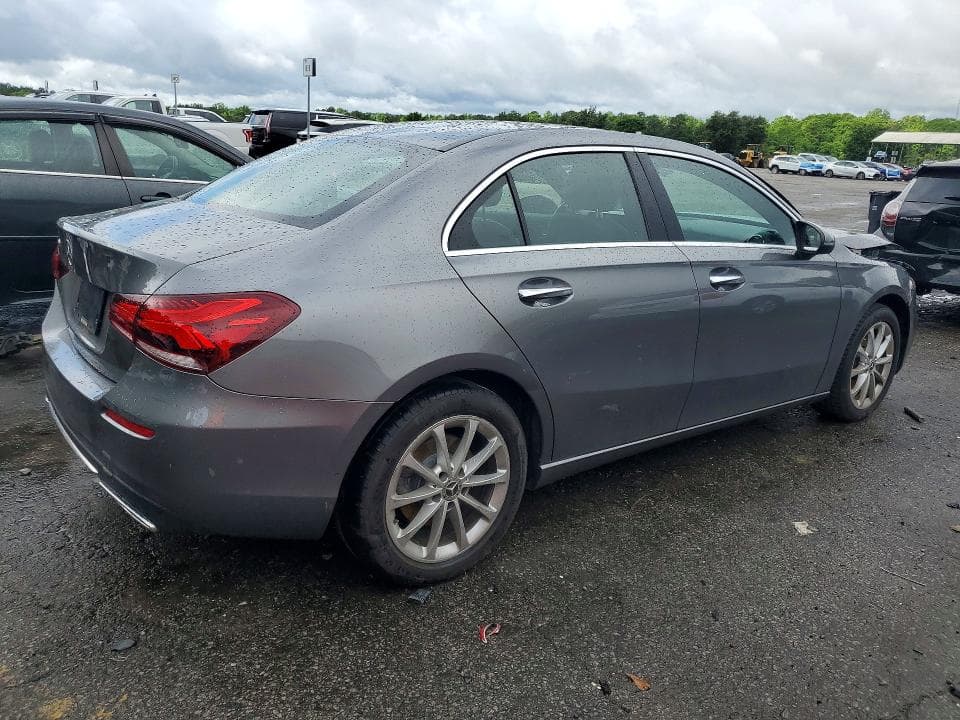 2019 MERCEDES-BENZ A 220 3