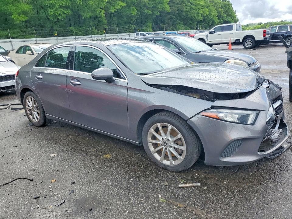 2019 MERCEDES-BENZ A 220 4