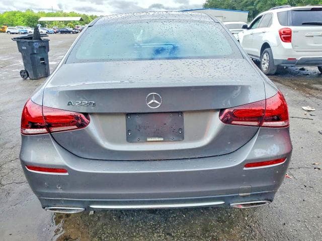 2019 MERCEDES-BENZ A 220 6