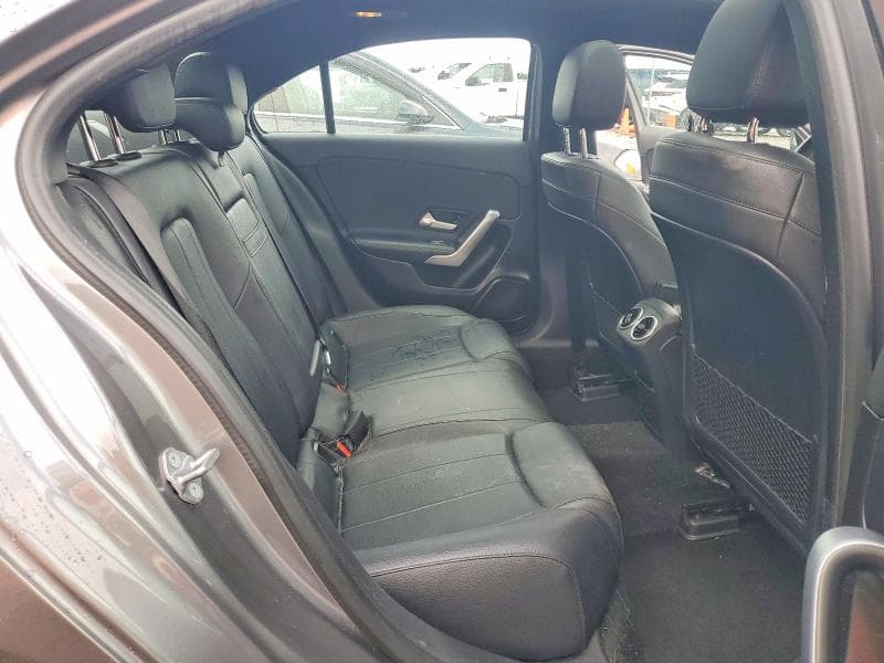 2019 MERCEDES-BENZ A 220 10