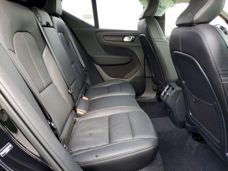 2025 VOLVO XC40 PLUS 11