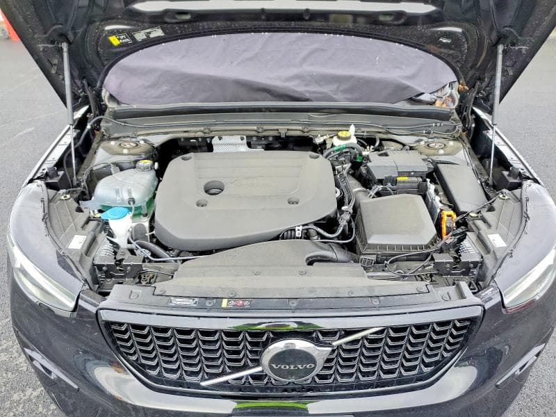 2025 VOLVO XC40 PLUS 12