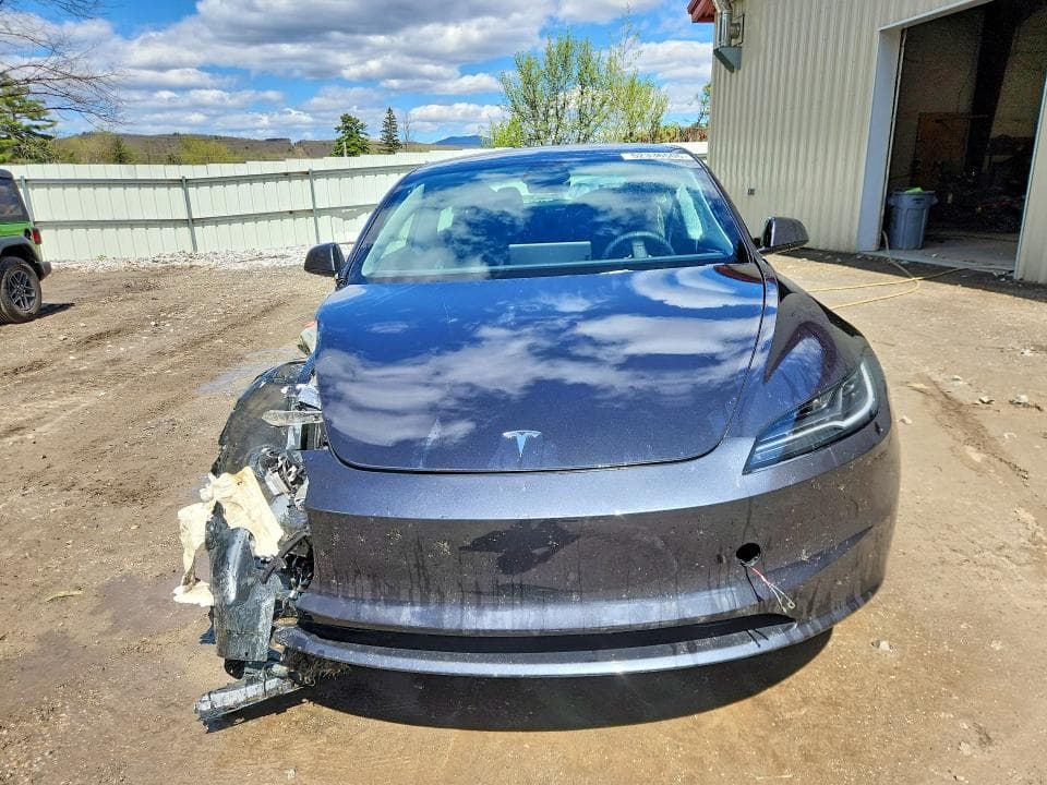2025 TESLA MODEL 3 5