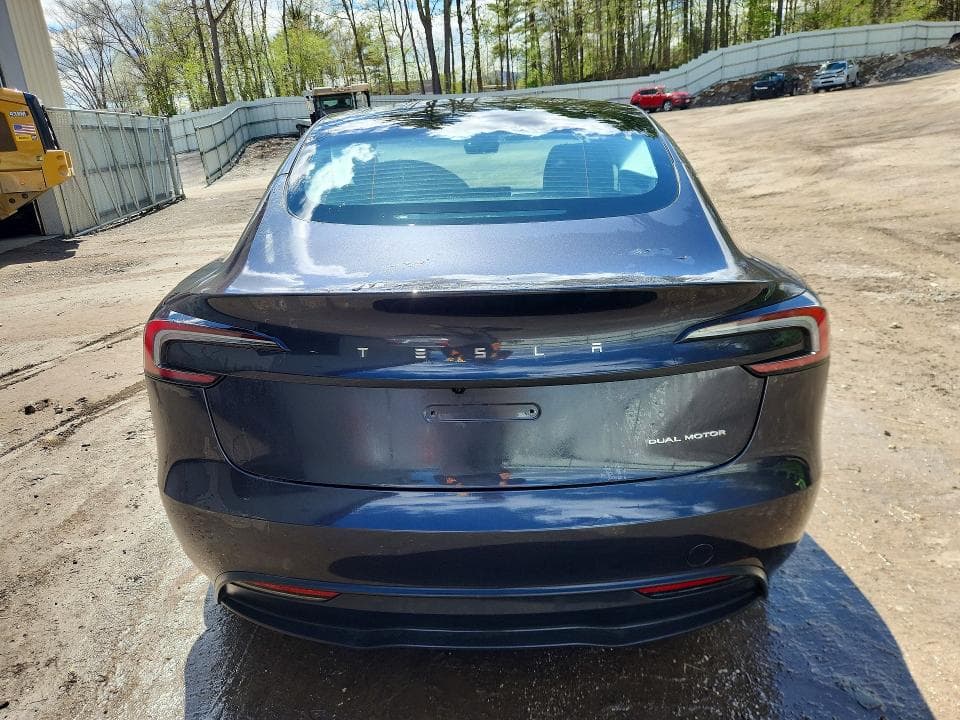 2025 TESLA MODEL 3 6