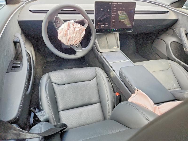 2025 TESLA MODEL 3 8