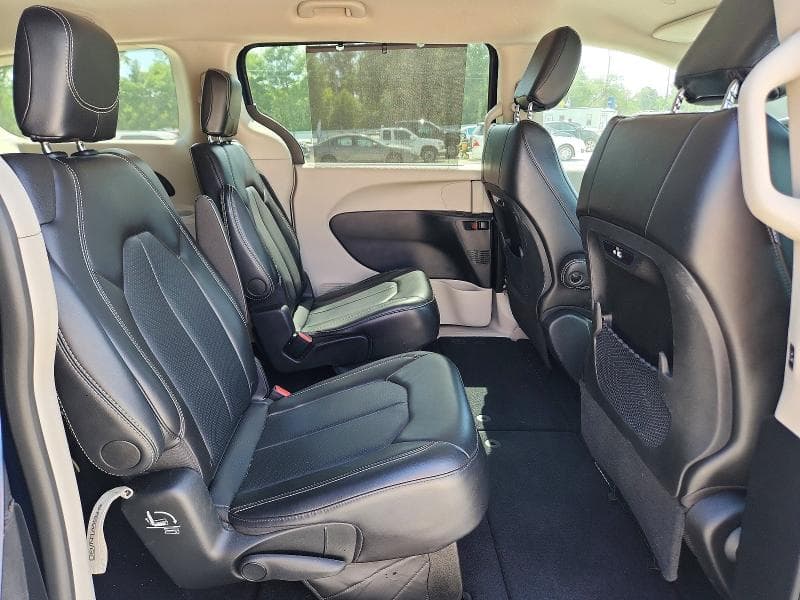 2024 CHRYSLER PACIFICA TOURING L 11