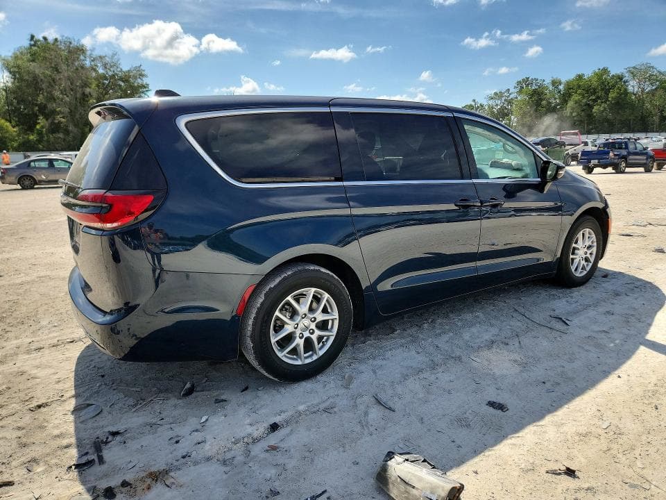 2024 CHRYSLER PACIFICA TOURING L 3