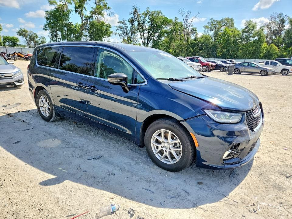 2024 CHRYSLER PACIFICA TOURING L 4