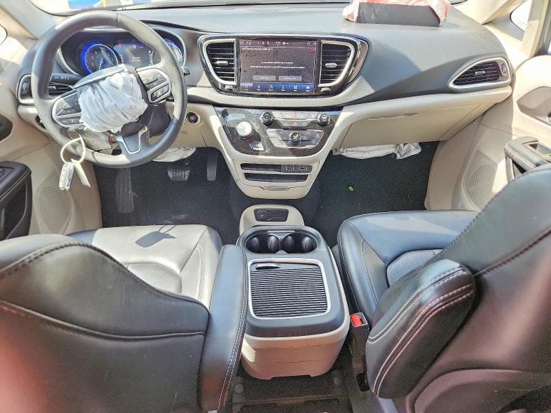 2024 CHRYSLER PACIFICA TOURING L 8