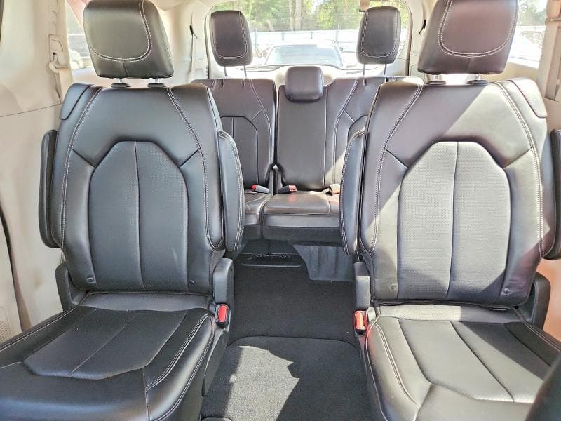2024 CHRYSLER PACIFICA TOURING L 10