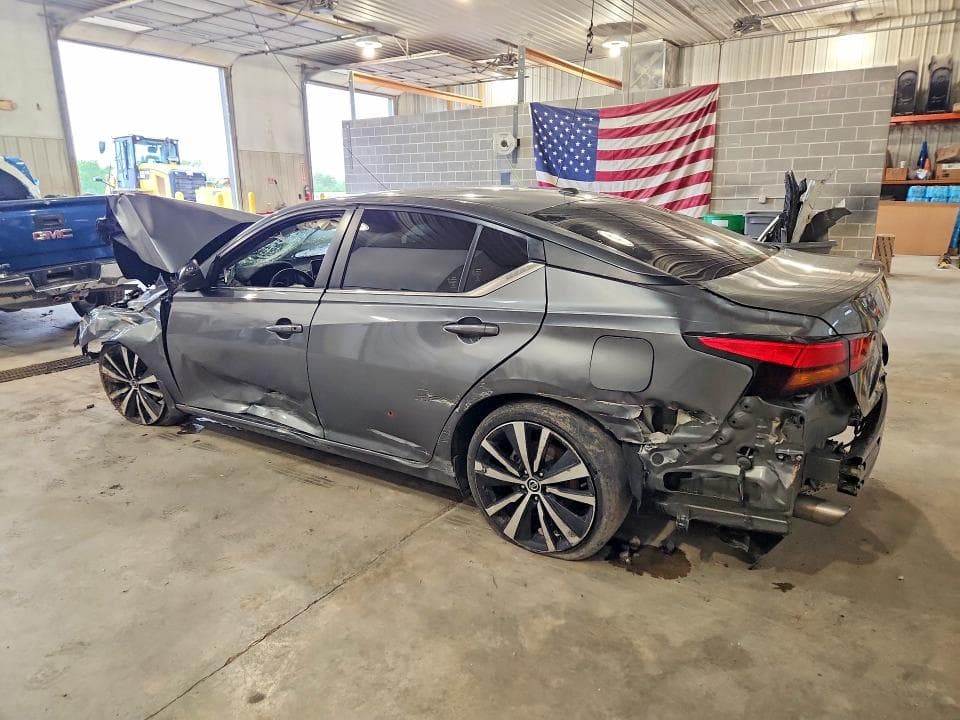2022 NISSAN ALTIMA SR 2