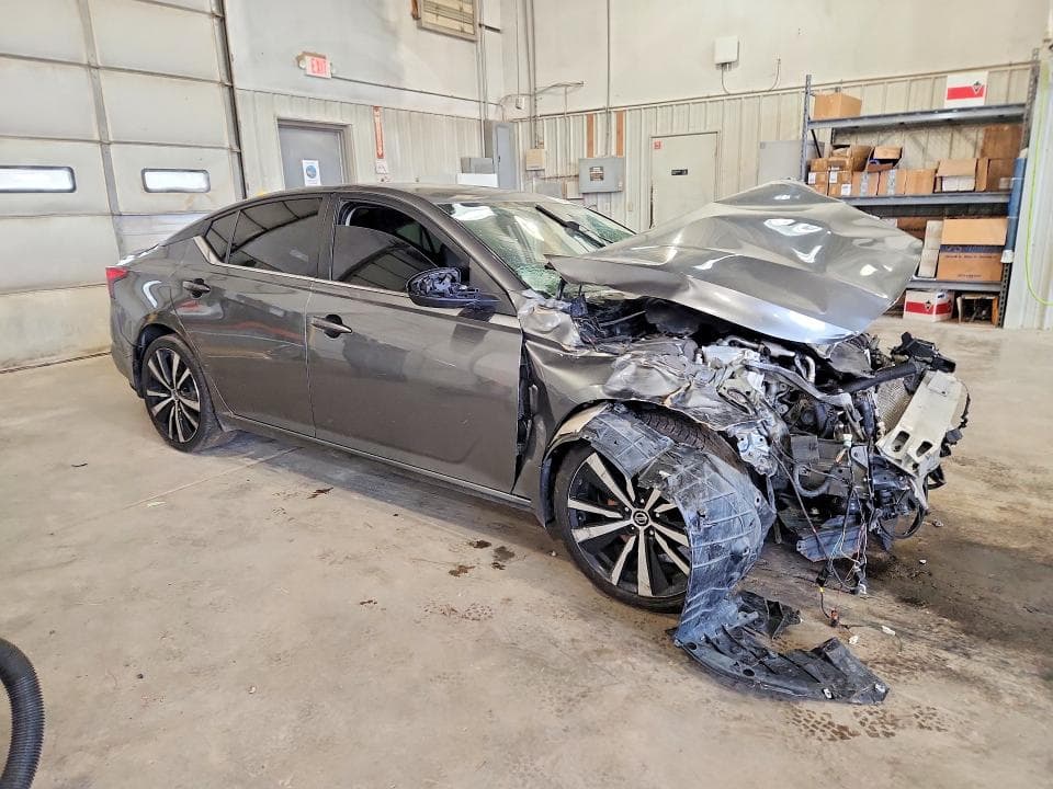 2022 NISSAN ALTIMA SR 4