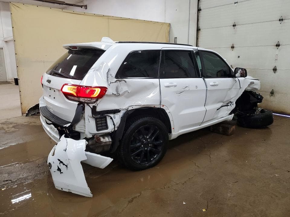2017 JEEP GRAND CHEROKEE LAREDO 3