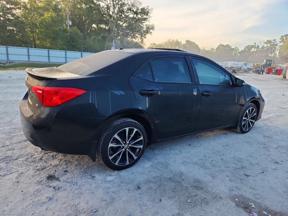 2018 TOYOTA COROLLA SE 3