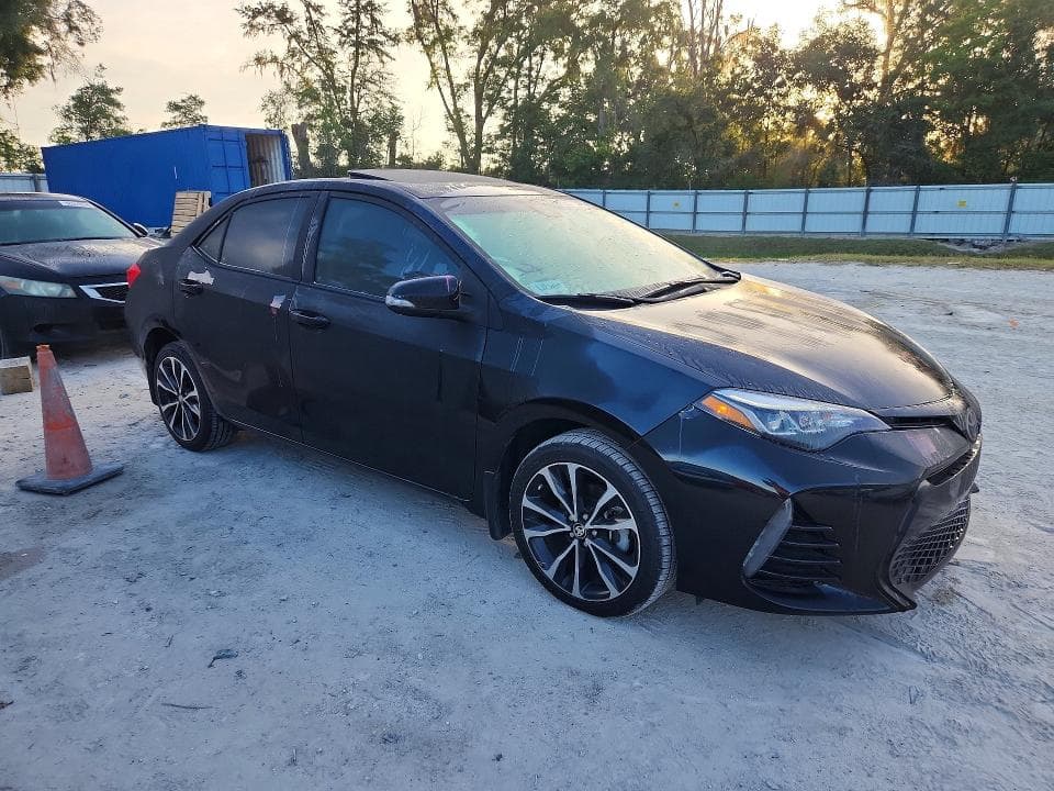 2018 TOYOTA COROLLA SE 4