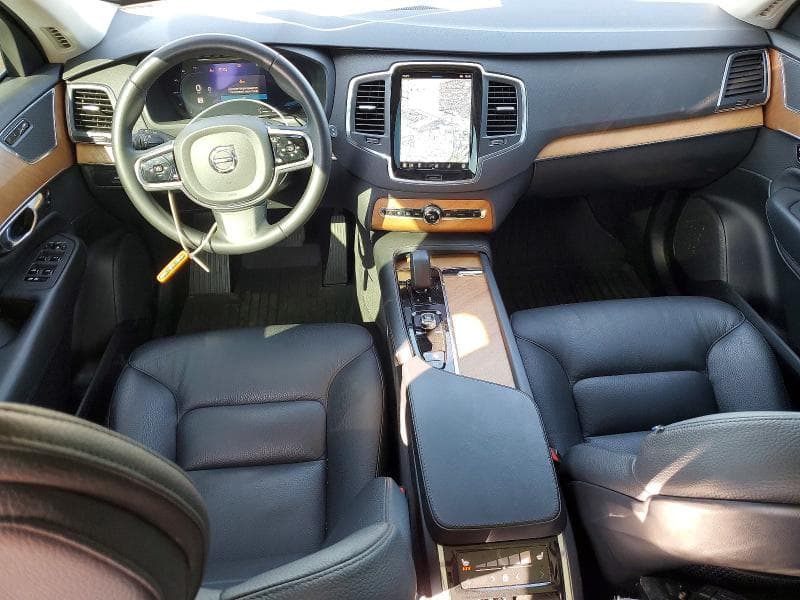2024 VOLVO XC90 CORE 8