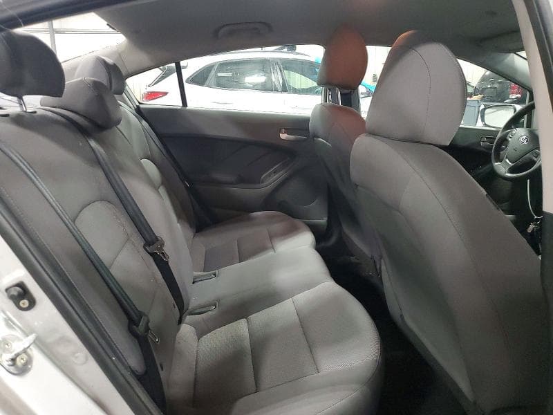 2017 KIA FORTE LX 10