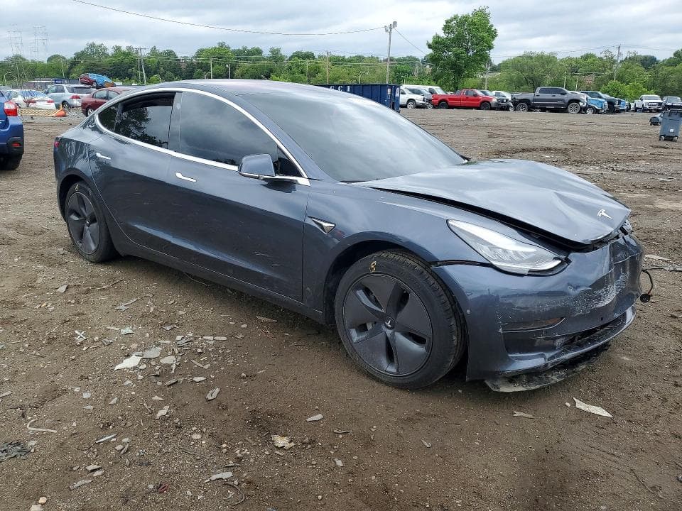 2018 TESLA MODEL 3 4