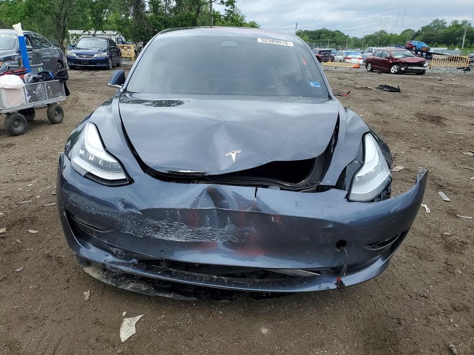 2018 TESLA MODEL 3 5