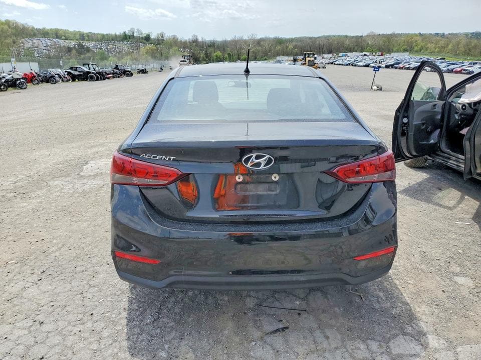 2018 HYUNDAI ACCENT SE SE 6