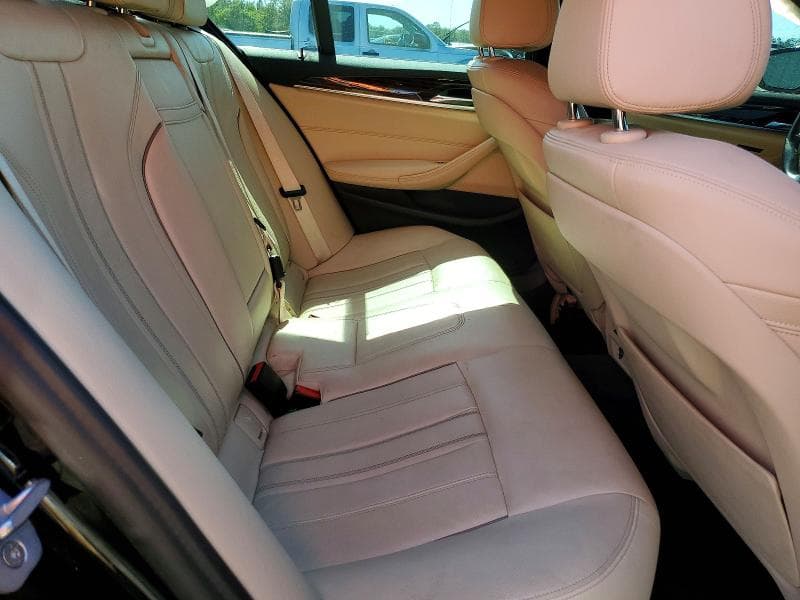 2018 BMW 530 XI 10