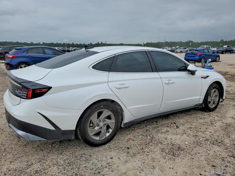 2025 HYUNDAI SONATA SE 3