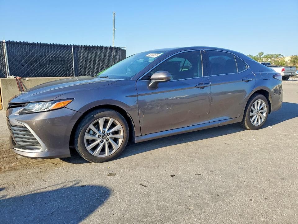 2022 TOYOTA CAMRY LE