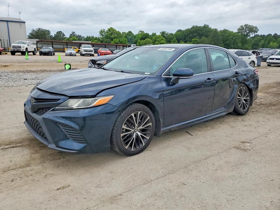 2019 TOYOTA CAMRY SE - 1