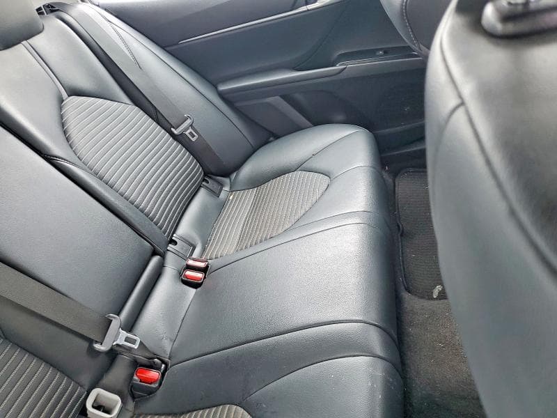 2019 TOYOTA CAMRY SE 10