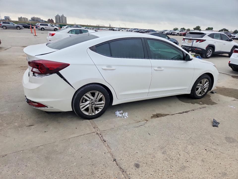 2019 HYUNDAI ELANTRA SEL 3