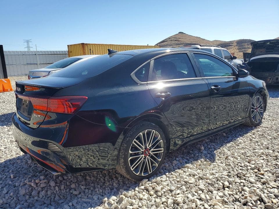 2023 KIA FORTE GT 3