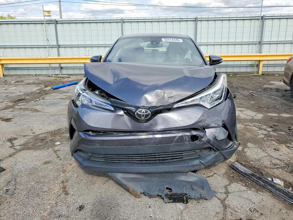2019 TOYOTA C-HR LE LE 5