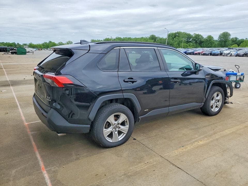 2020 TOYOTA RAV4 HYBRID XLE 3