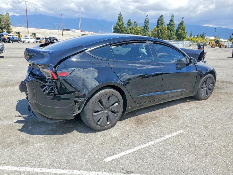 2025 TESLA MODEL 3 3