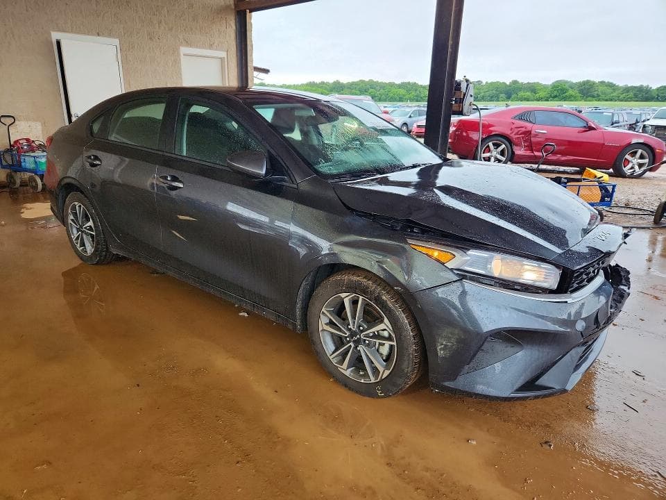 2024 KIA FORTE LXS 4