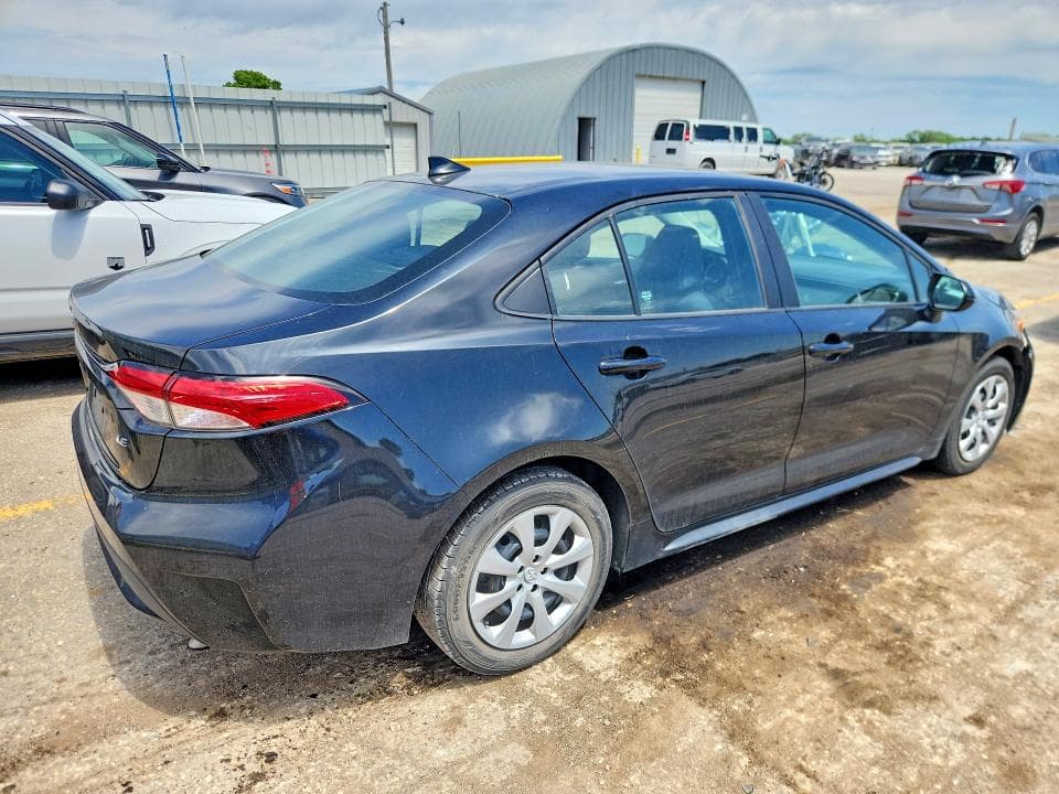 2021 TOYOTA COROLLA LE 3