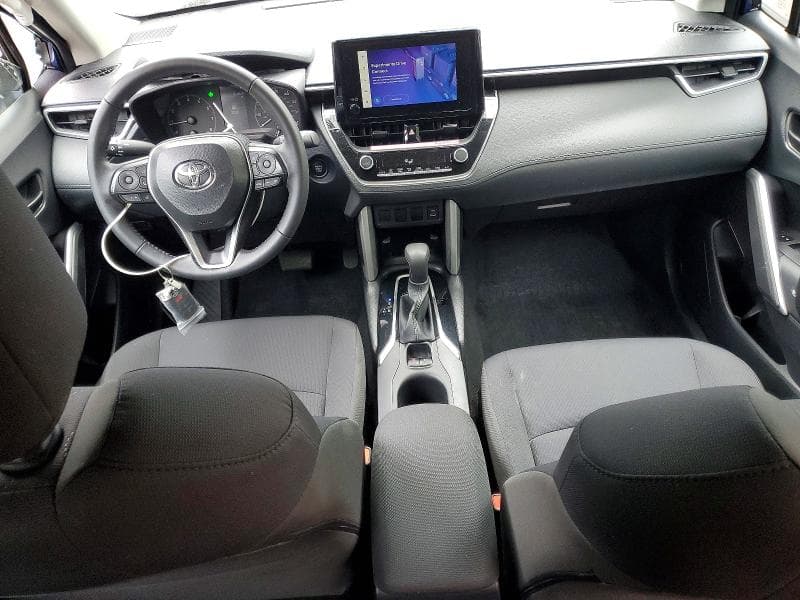 2024 TOYOTA COROLLA CROSS LE LE 8
