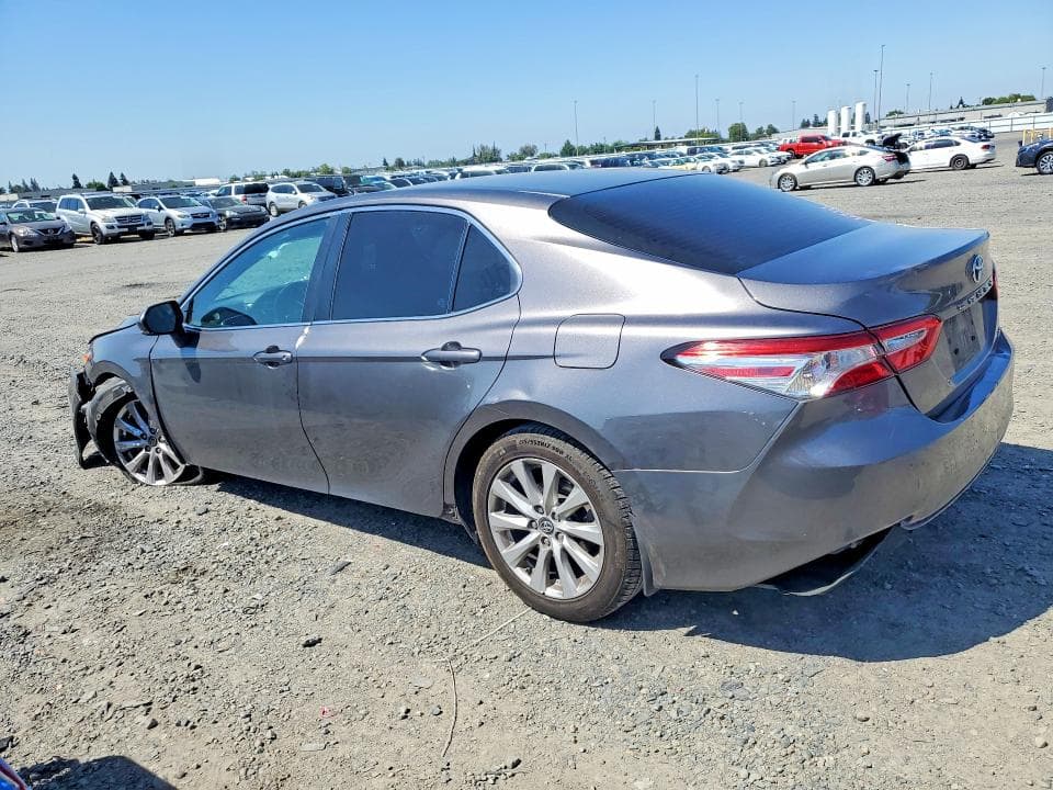 2018 TOYOTA CAMRY LE 2