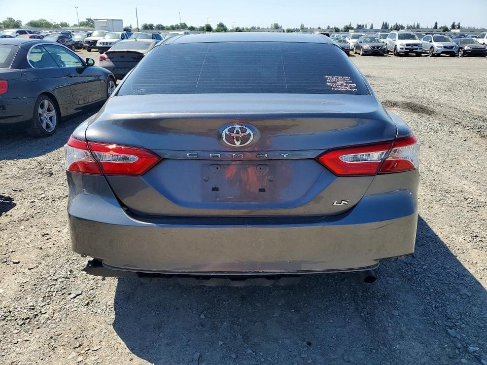 2018 TOYOTA CAMRY LE 6