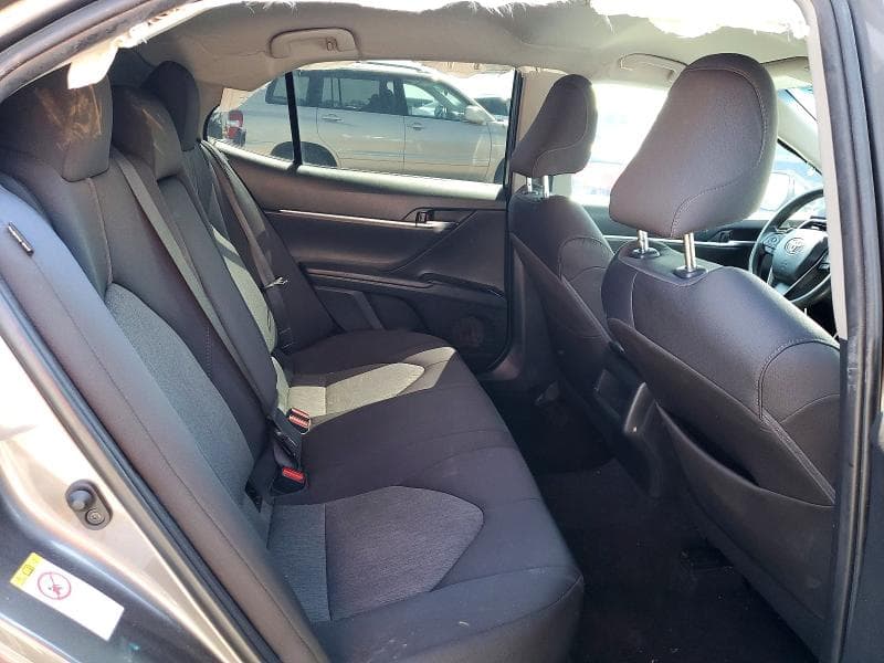 2018 TOYOTA CAMRY LE 10