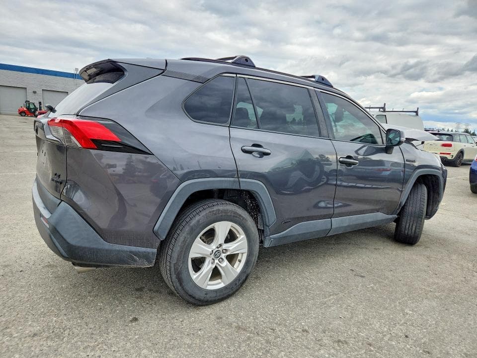 2020 TOYOTA RAV4 LE LE 3