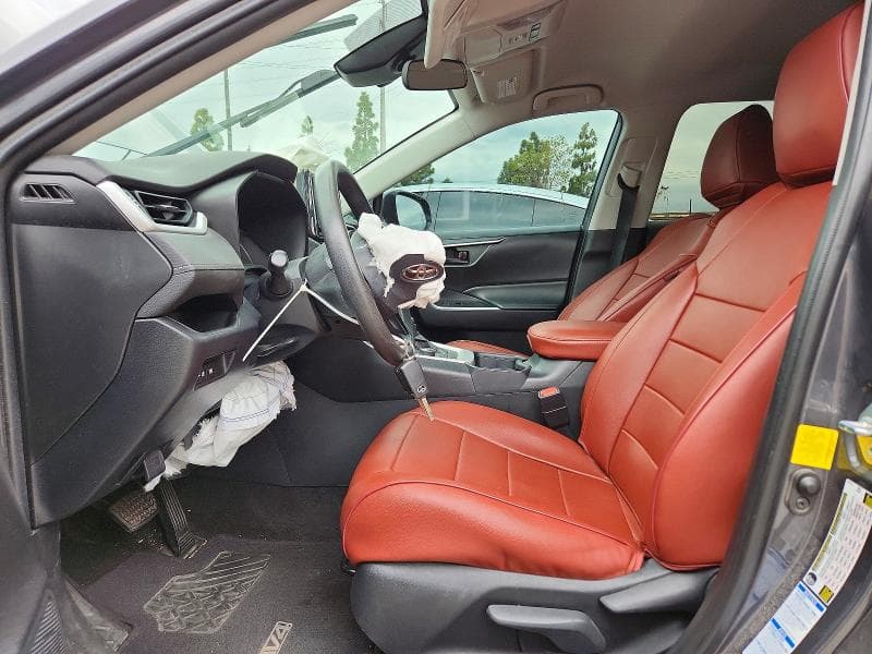 2020 TOYOTA RAV4 LE LE 7