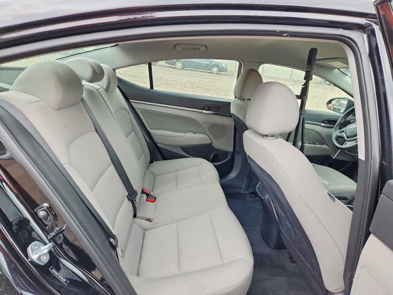 2018 HYUNDAI ELANTRA SEL 10