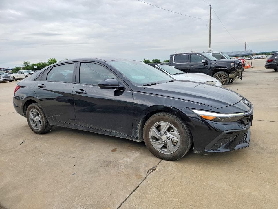 2024 HYUNDAI ELANTRA SE SE 4