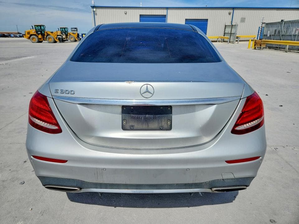 2017 MERCEDES-BENZ E 300 300 6